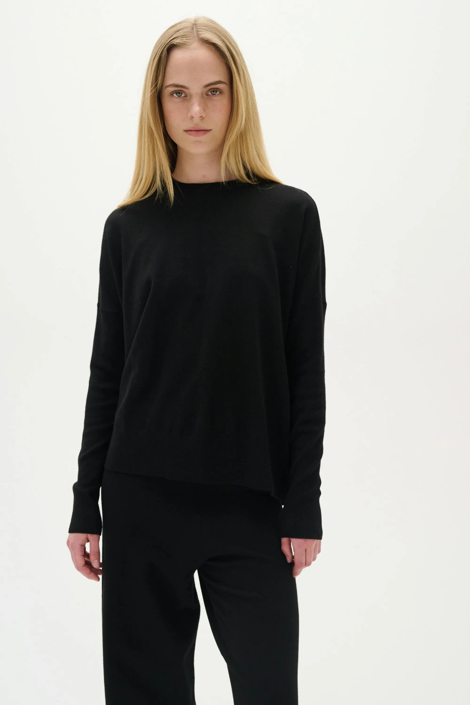 Online UdeliaIW Pullover Stickat